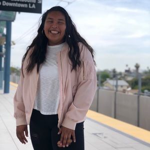 Meet your Posher, Adelany